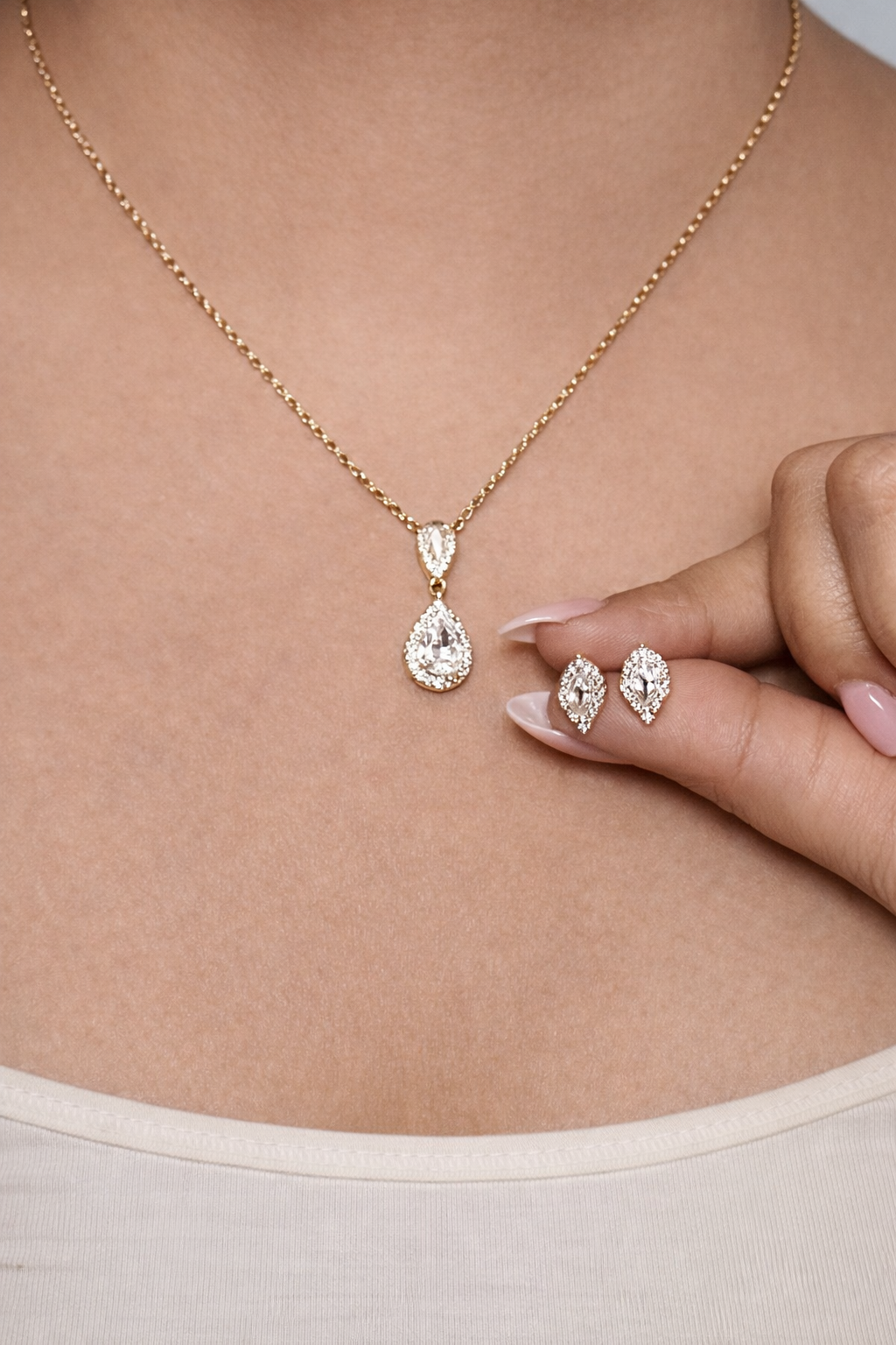 Belle Teardrop Set