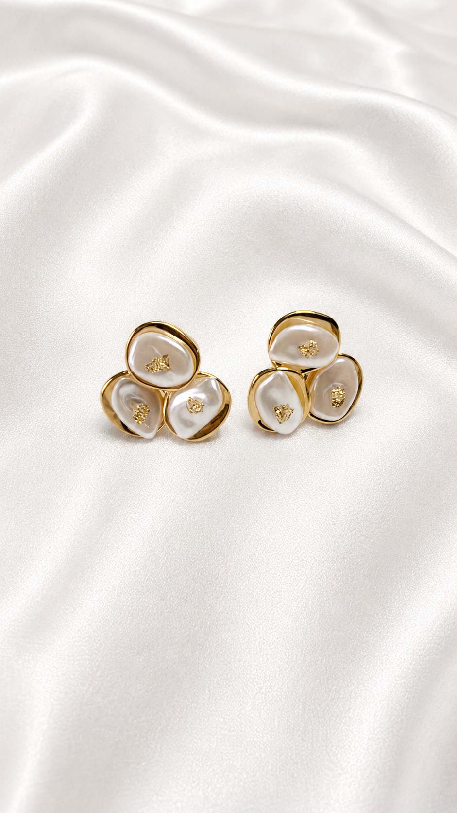 Petal Pearl Cluster Studs